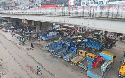トラックは違法駐車