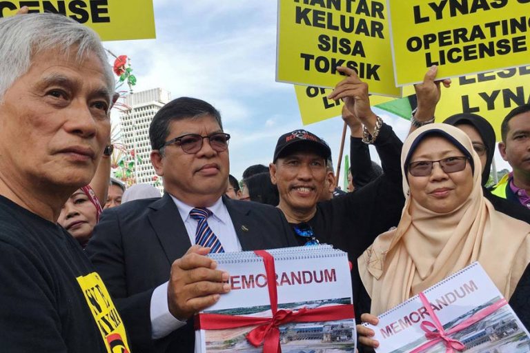 マレーシアは、希土類企業ライナスのライセンスを延長する動きを擁護します