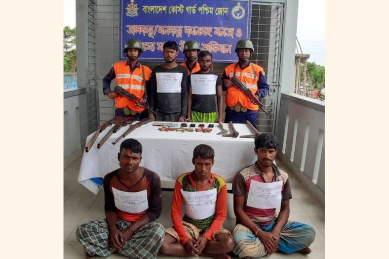 シャムナガルからの5人の森林強盗容疑者