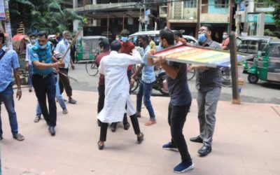 港湾都市で攻撃されたMPに対する人間の鎖