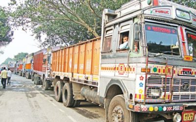 貿易業者はブリマリ陸港での二重駐車料金に抗議する輸出入事業を停止した