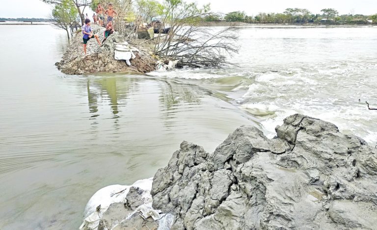 洪水の状況：南西部は潮、雨のために苦しんでいます