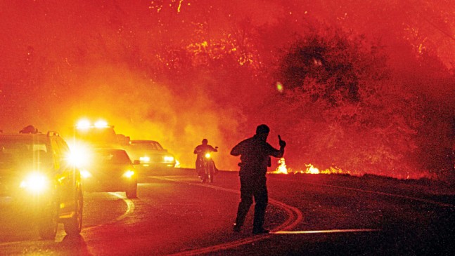 カリフォルニアの山火事が激化