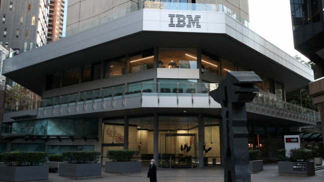 IBMは、2桁のクラウド収益の成長を記録しています。顧客がいくつかのプロジェクトを延期すると言います