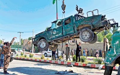 アフガニスタンの知事を狙った攻撃で8人が死亡