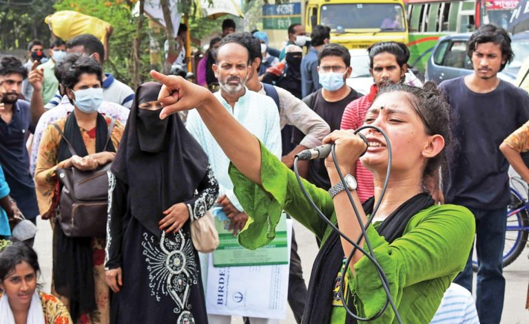 Noakhali Gang-レイプ被害者：無関心が正義のための叫びを溺死させた