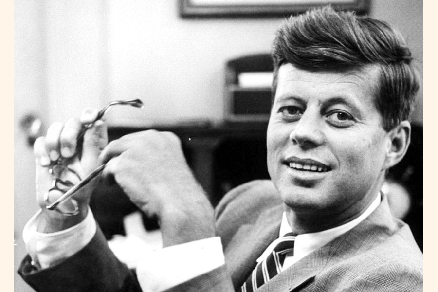 JFケネディアメリカ大統領・ブラントベルリン市長時代の写真 ジョン・F・ケネディ - Wikipedia