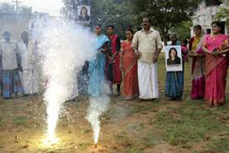 インド人はハリスの勝利を祝う