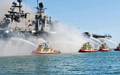 大火事の後で10億ドルの軍艦を廃棄する米海軍