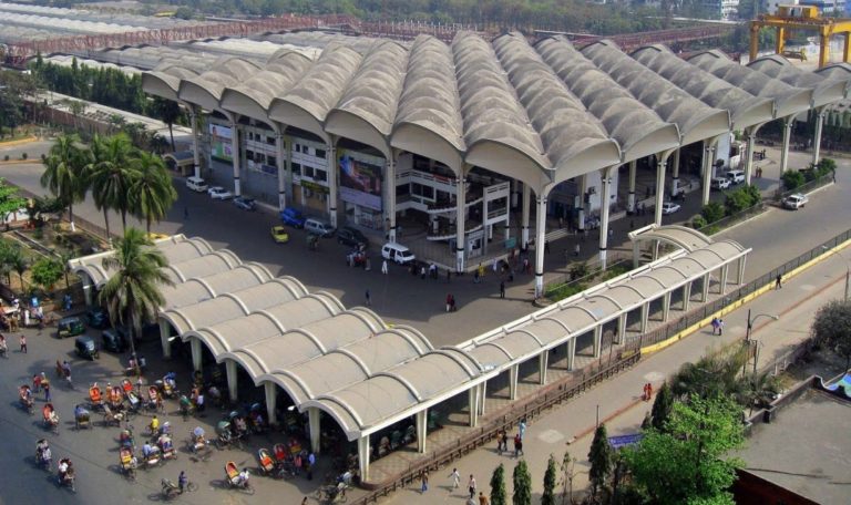 カマラプール駅の建物を保存する