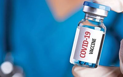 最初の3人のカロールレシピエントのための無料のCovid-19ワクチン