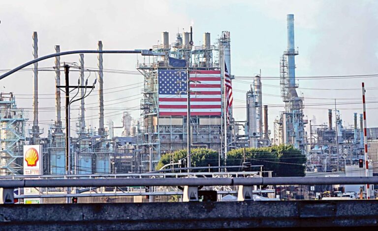 米国の石油精製業者が最悪の収益四半期を迎える