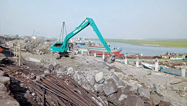 ナガルバリ川の港：プロジェクトは1年間遅れ、費用はTk40crを超える