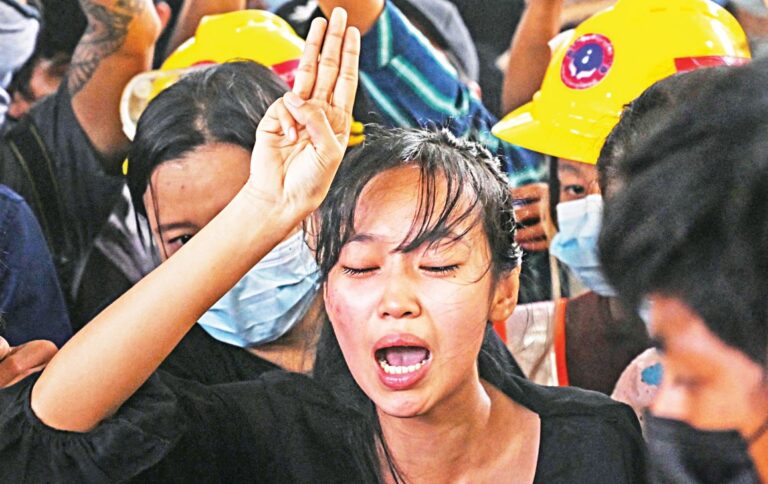 反クーデター抗議：ミャンマーで12人が死亡