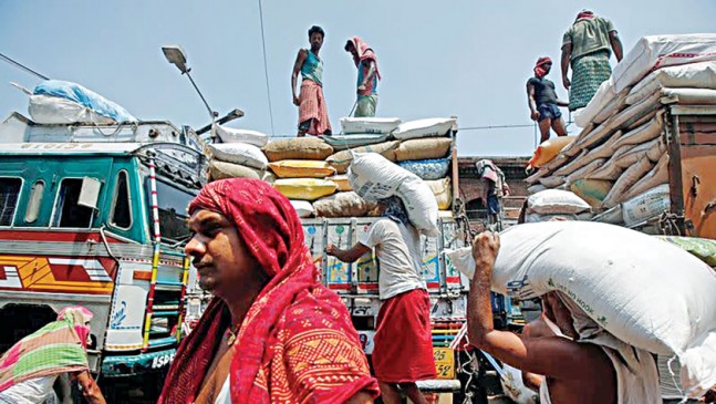 価格が上昇する中、インドの製糖工場は輸出契約に急いで署名する