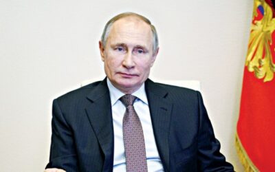 プーチンは彼がさらに2つの任期を務めることを許可する法律に署名します