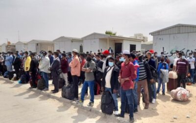 160人の移民が戦争で荒廃したリビアから帰国