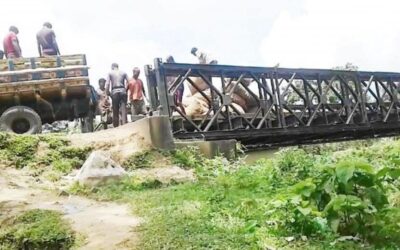 橋が損傷しているため、輸出入が妨げられている