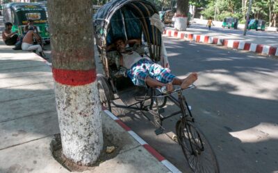 脱水症、熱射病はCtgの労働者階級を排水します