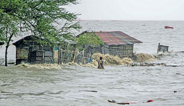 サイクロン、洪水により440万人が避難