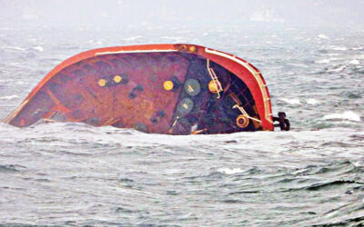 フィリピン沖でタンカーが転覆