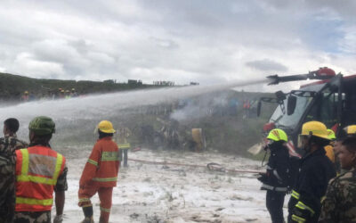 ネパールで飛行機墜落、19人乗って数人死亡