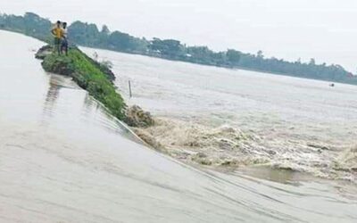 ダム決壊でクルナの農地や村が浸水