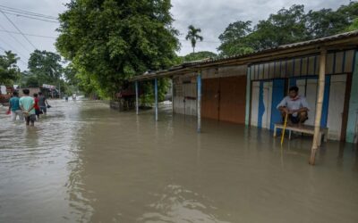 クルナの14村の低地が浸水、1万5000人が取り残される