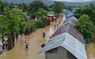 洪水は8つの地区を襲い、さらに多くの地域が浸水する恐れ：省