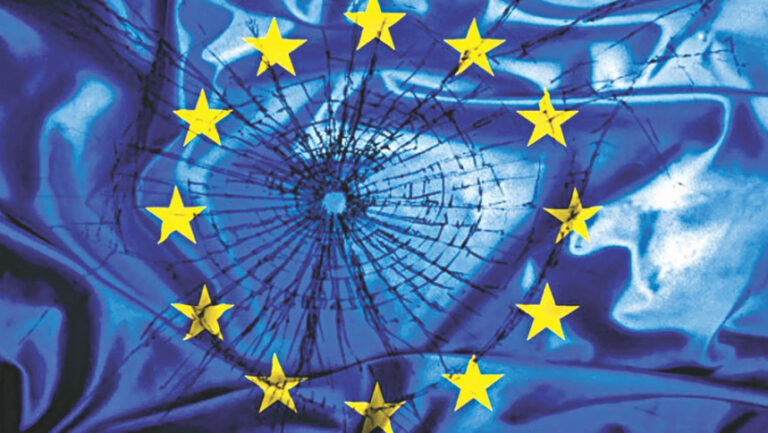 国連、米国、カナダ、EUは民主的な政権移行を望んでいる