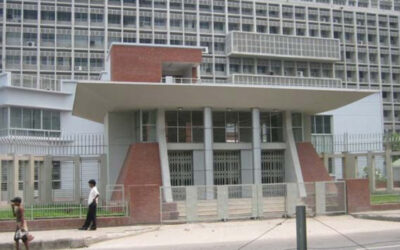 民事行政は依然として方向性を失っている