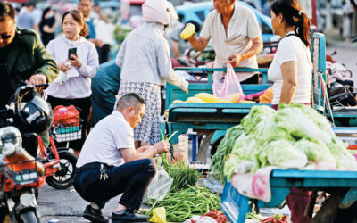 削減、現金、信用：中国は衰退する経済を活性化させようとしている