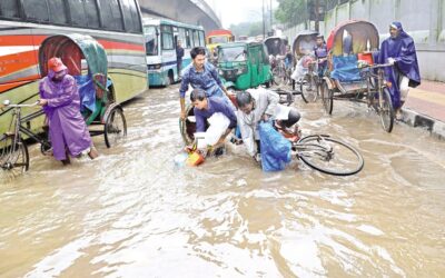 大雨が都市住民に苦難をもたらす