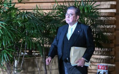 日本の新首相が内閣を発足