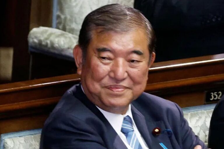 日本の首相、決選投票で再選