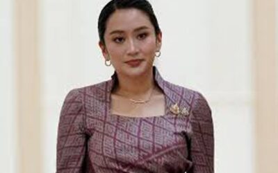 タイ首相、高熱で入院