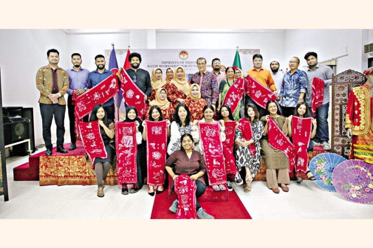 インドネシア大使館がバティックのワークショップとファッションショーを開催