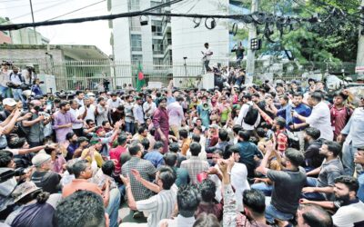 選挙委員会を再編し、まず地方選挙を実施