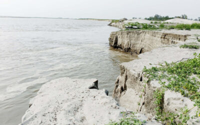 ジャムナの浸食が地元住民にパニックを引き起こす