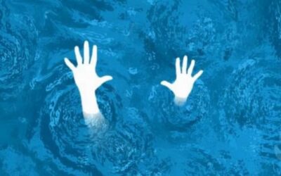 2人の子供が池で溺死