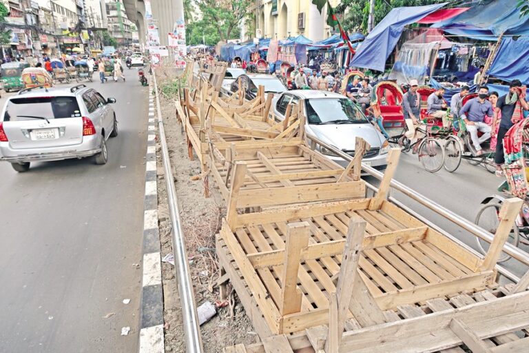 歩道の行商人が使う仮設の木造屋台