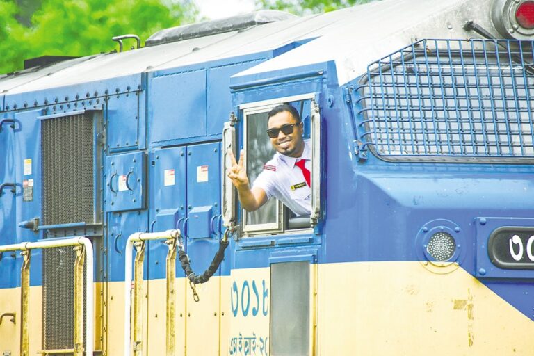 バングラデシュのどこに行っても、私は鉄道を宣伝しています