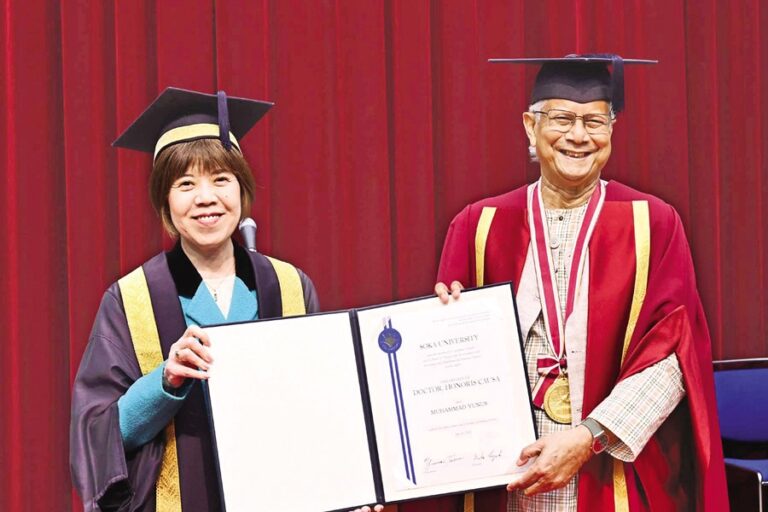 創価大学、ユヌス氏に名誉博士号を授与