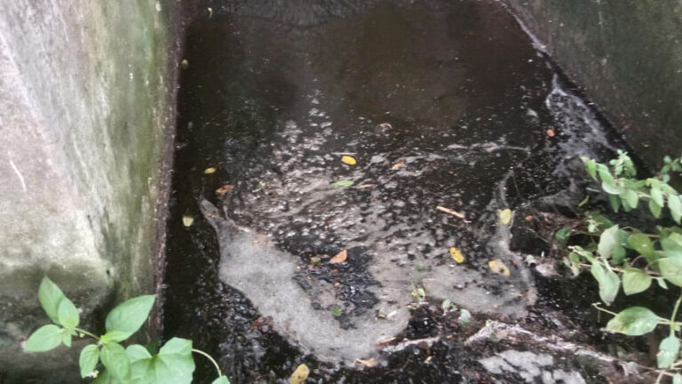 汚染、水門が轟雷を窒息させる