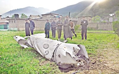 インドが攻撃、パキスタンが戦闘機5機撃墜を主張、38人死亡