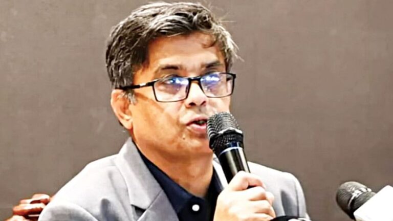 「政府はジャーナリストを解雇しなかった」