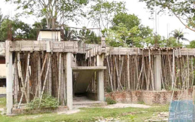 病院建設計画が17年間停滞し、地元住民が苦境に立たされる