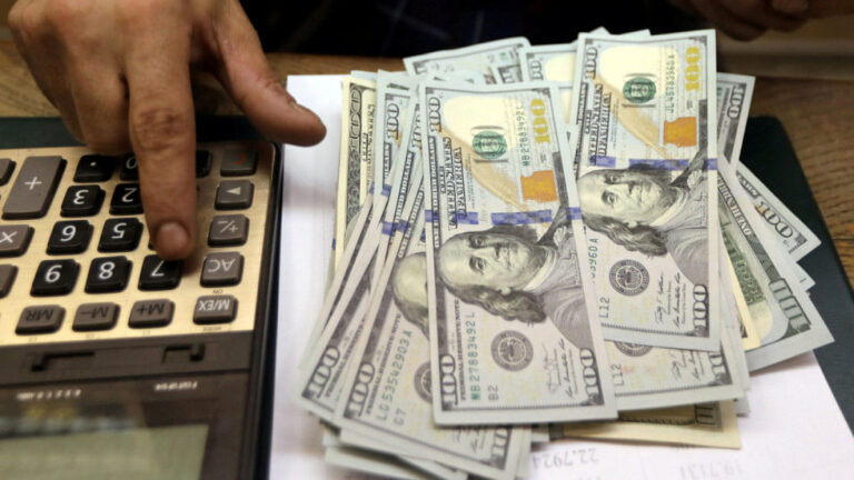 今年度、送金総額は250億ドルを超える