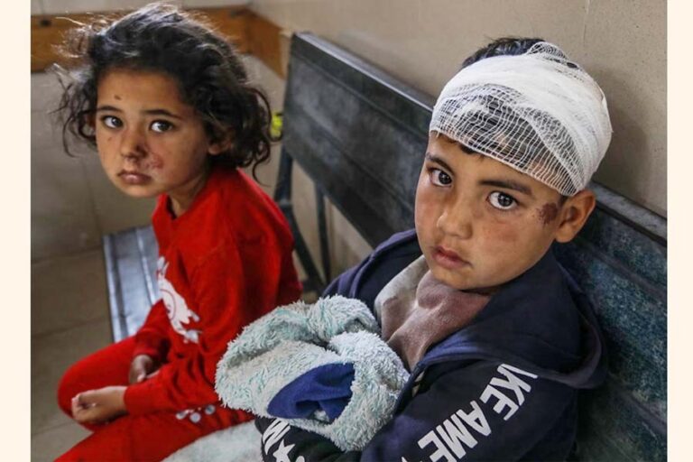 イスラエルの攻撃でガザ地区100人死亡、トランプ大統領「多くの人が飢えている」