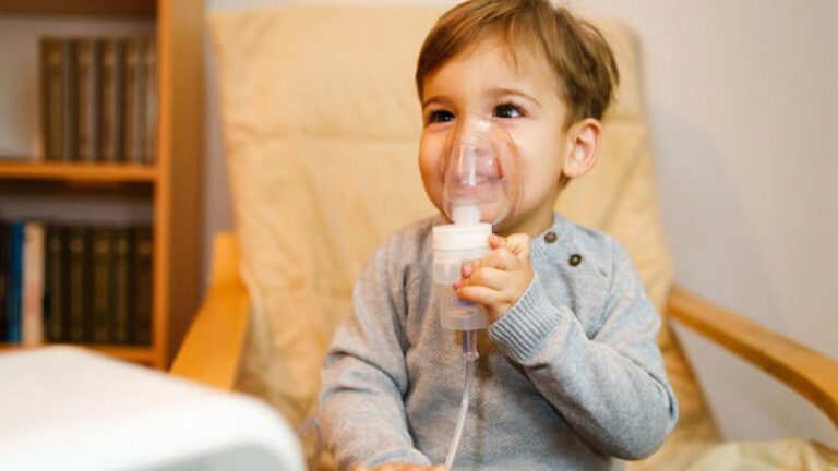 喘息のある子供には、シロップ、ネブライザー、吸入器のどれがよいのでしょうか?